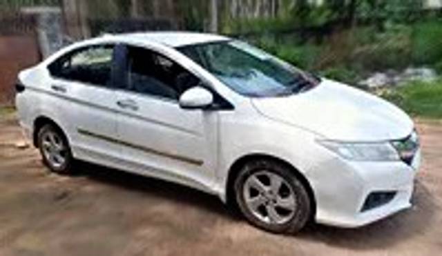 https://images10.gaadi.com/usedcar_image/3585430/original/img3585430__replace_img_6530a7a2db75d_1697687458.png?imwidth=6400