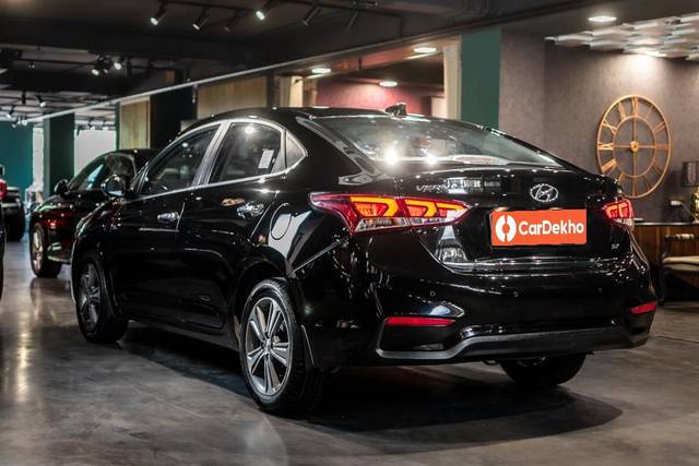 https://images10.gaadi.com/usedcar_image/3585460/original/processed_usedcar_a43410d3_ddad_4ec7_8417_3a05708a27f8_6131695380525_1695380545.jpeg?imwidth=6402