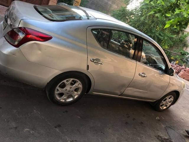 https://images10.gaadi.com/usedcar_image/3585462/original/processed_5ef5b500-5485-40a7-bc36-67a0a73cc910.jpg?imwidth=6401