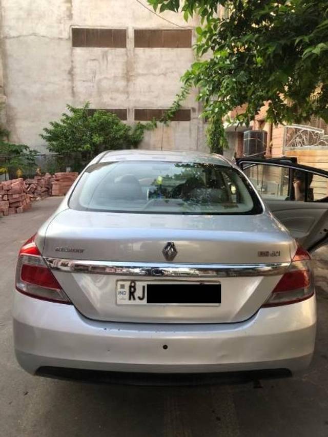 https://images10.gaadi.com/usedcar_image/3585462/original/processed_63f88c7e-bd39-45bd-9302-617a4a3c9d26.jpg?imwidth=6402