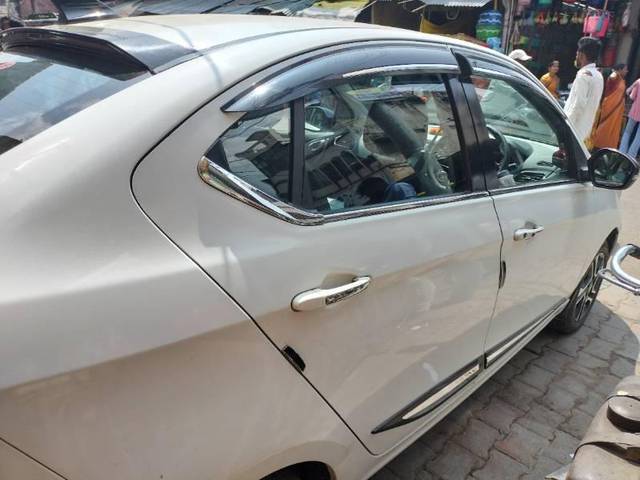 https://images10.gaadi.com/usedcar_image/3585530/original/processed_3930b83b-27be-48e9-a98b-ba76e9cd293d.jpg?imwidth=6401