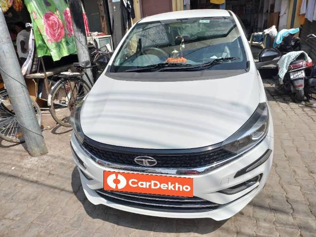 https://images10.gaadi.com/usedcar_image/3585530/original/processed_54a7b3ac-e92d-4ba3-bb44-8c104a9f6083.jpg?imwidth=6402