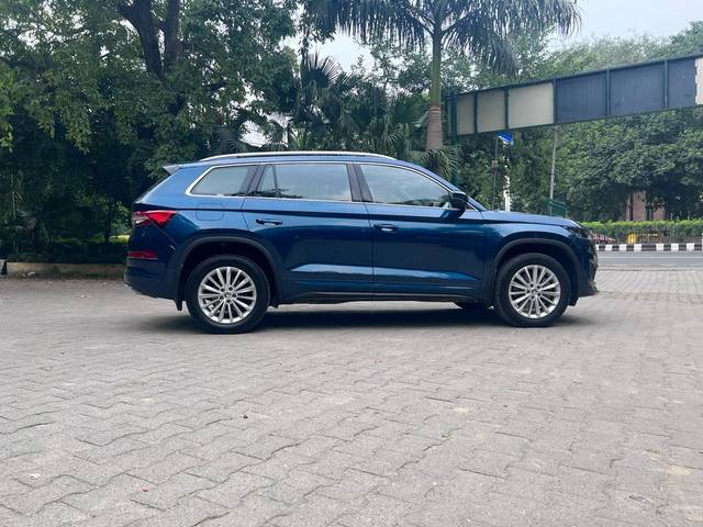 https://images10.gaadi.com/usedcar_image/3585581/original/img2875307__used_car_2875307_1695384761.jpg?imwidth=6401