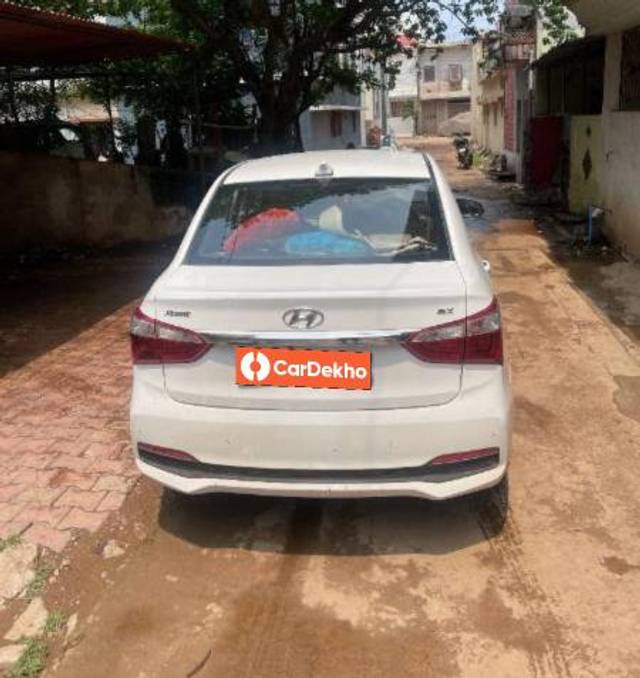 https://images10.gaadi.com/usedcar_image/3585599/original/processed_8a3ff20c-9a73-4376-ab2b-9d473f4a30c5.JPG?imwidth=6402