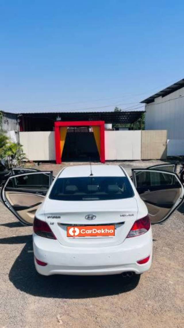 https://images10.gaadi.com/usedcar_image/3585733/original/processed_270389c0-d986-4726-b8c5-c358153f8aa7.jpg?imwidth=6402