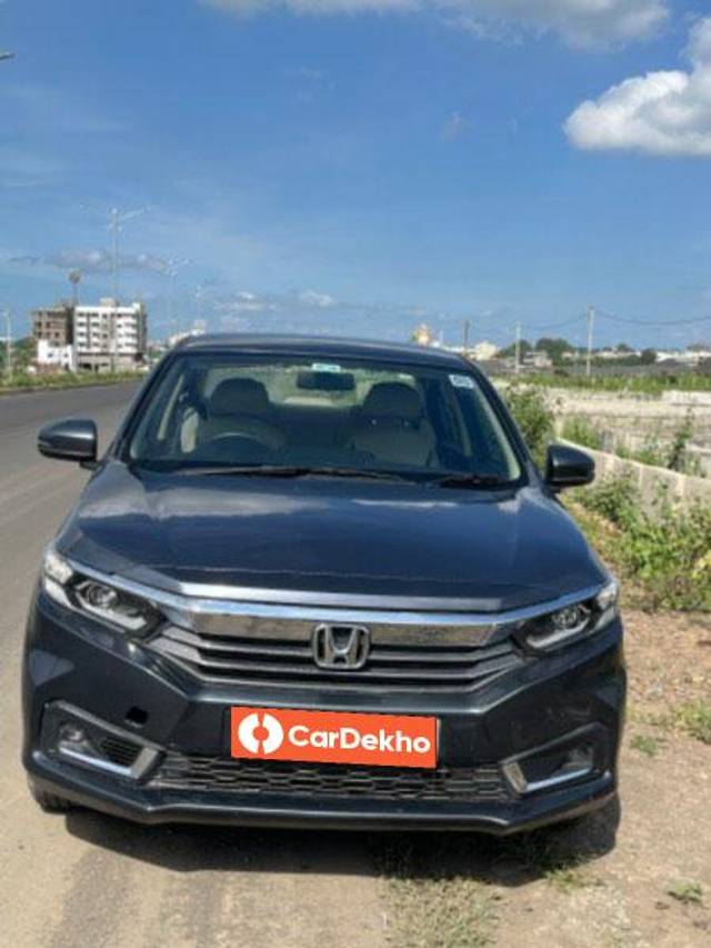 https://images10.gaadi.com/usedcar_image/3585752/original/processed_0d88f0ef-6992-4a51-a25e-0139d3c4ace1.jpeg?imwidth=6400