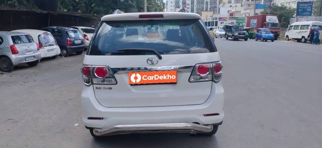 https://images10.gaadi.com/usedcar_image/3585811/original/processed_bb33a936-df3e-4184-9833-6d6036c24b52.jpg?imwidth=6402