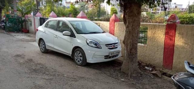 https://images10.gaadi.com/usedcar_image/3585895/original/processed_0cb8adef-cccb-4ed0-90ba-2478fcb9a28d.jpg?imwidth=6400