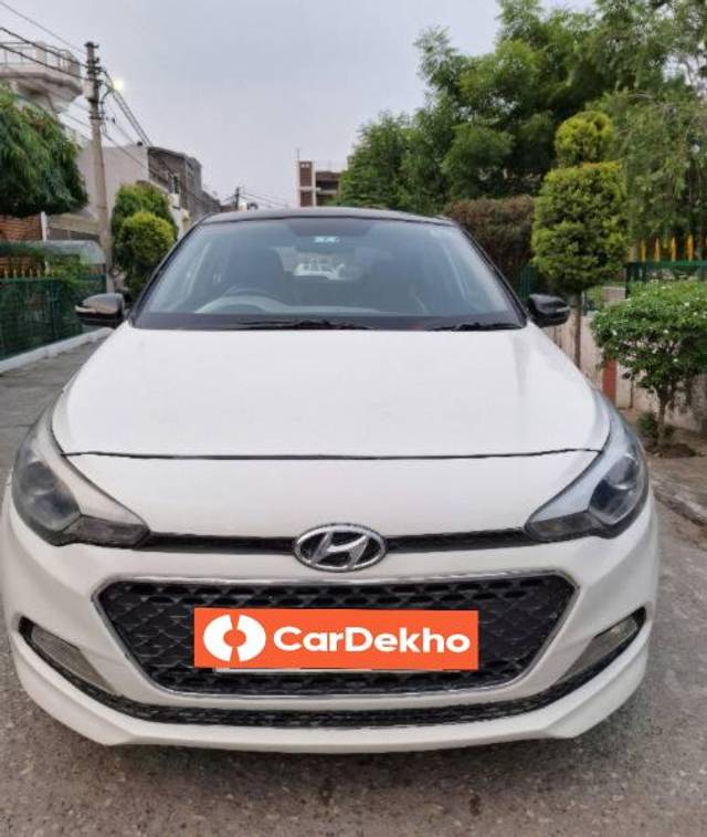 https://images10.gaadi.com/usedcar_image/3586174/original/processed_7d734316-0404-49b8-9d2f-f5314363db0d.jpg?imwidth=6400