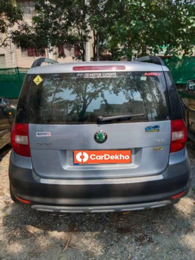 https://images10.gaadi.com/usedcar_image/3586177/original/processed_9bff443a-ab43-4efc-89e8-cd89a5dce3ba.jpg?imwidth=6402