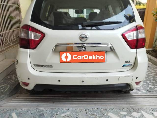 https://images10.gaadi.com/usedcar_image/3586216/original/processed_f7eec84a-8f6a-467c-a12a-e04cf9e0edbe.jpg?imwidth=6401