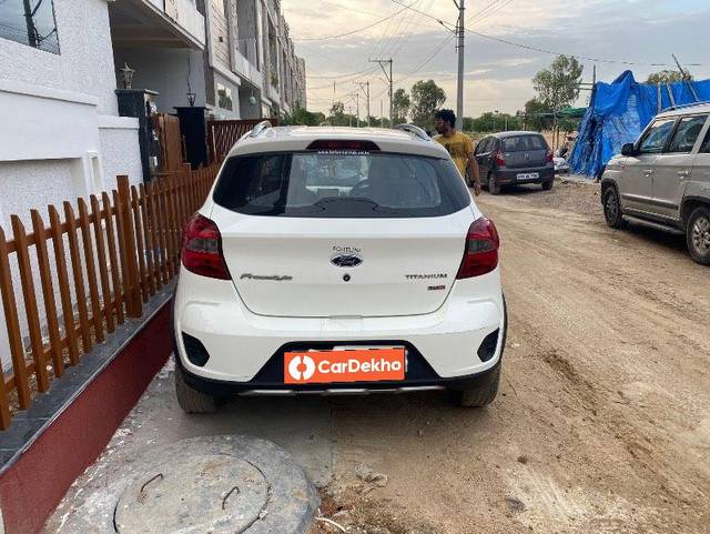 https://images10.gaadi.com/usedcar_image/3586218/original/processed_20e2f76b-43b7-4585-984d-71ecce4b3740.jpeg?imwidth=6402