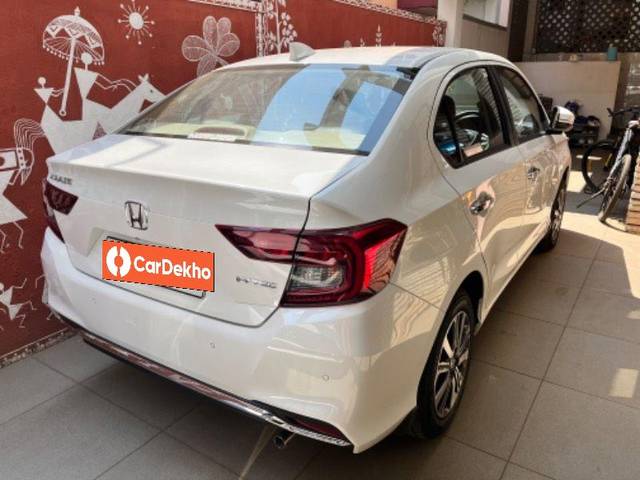 https://images10.gaadi.com/usedcar_image/3586314/original/processed_5eeecd3d-1ab8-4f98-8b5b-9dd530ead79b.jpeg?imwidth=6401
