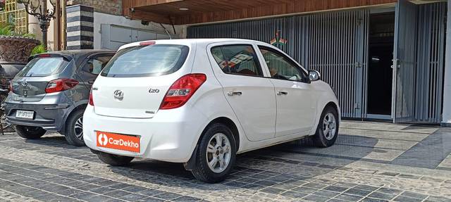 https://images10.gaadi.com/usedcar_image/3586316/original/processed_img2875521__used_car_2875521_1695446187.jpg?imwidth=6402