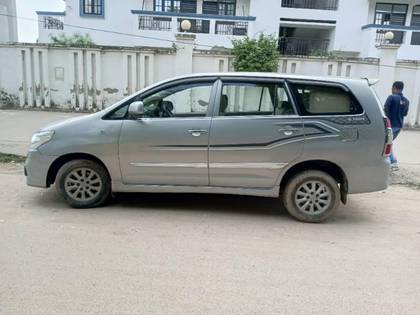Toyota Innova 2.5 G (Diesel) 8 Seater BS IV Toyota Innova 2.5 G (Diesel) 8 Seater BS IV