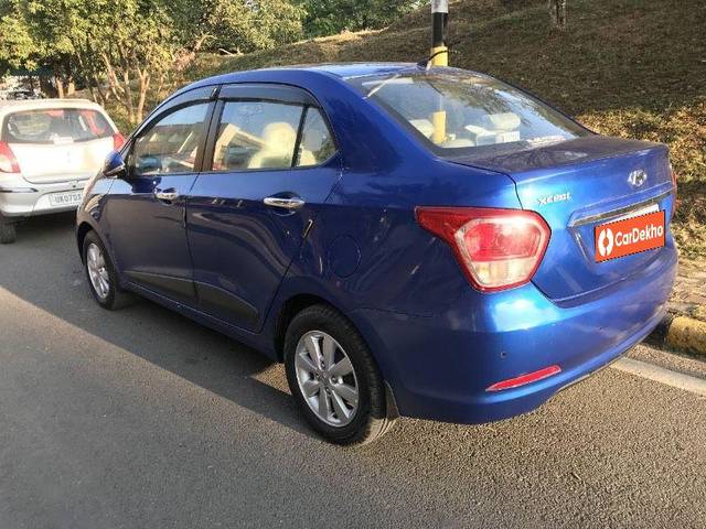 https://images10.gaadi.com/usedcar_image/3586322/original/processed_4c18577e-dc1f-4103-b695-95240a5c104c.jpeg?imwidth=6402