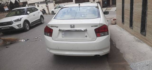 https://images10.gaadi.com/usedcar_image/3586356/original/16__VCC_1790024_96_1694840786.jpg?imwidth=6402