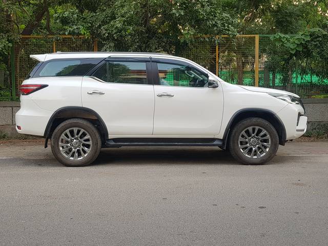 https://images10.gaadi.com/usedcar_image/3586565/original/img2875708__used_car_2875708_1695450398.jpg?imwidth=6401