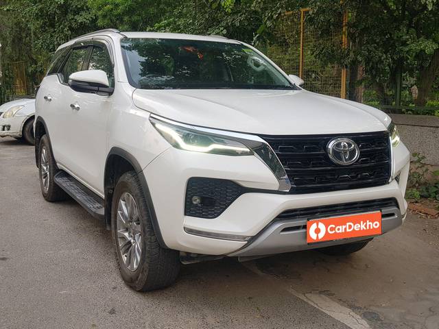 https://images10.gaadi.com/usedcar_image/3586565/original/processed_img2875708__used_car_2875708_1695450390.jpg?imwidth=6400