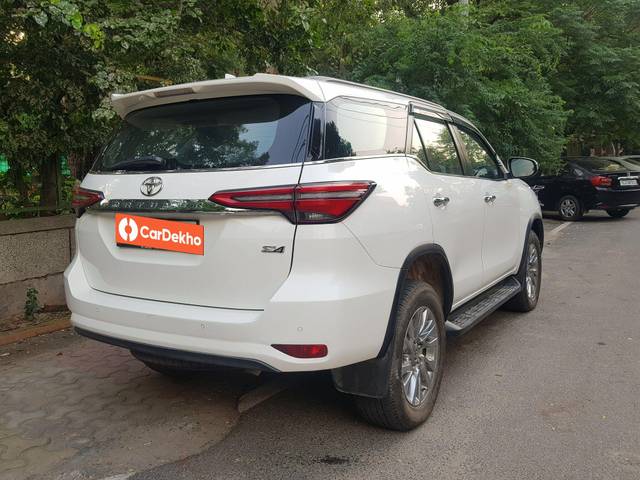 https://images10.gaadi.com/usedcar_image/3586565/original/processed_img2875708__used_car_2875708_1695450433.jpg?imwidth=6402