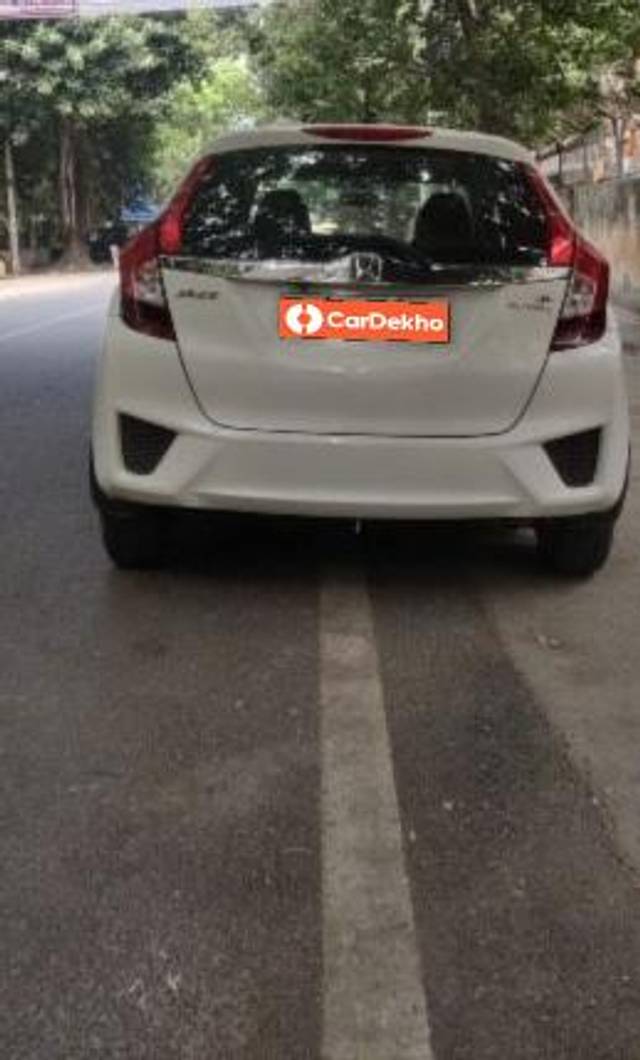 https://images10.gaadi.com/usedcar_image/3586605/original/processed_636dc5d5-7551-4cdd-8667-ee4ba43a5ff2.jpeg?imwidth=6401