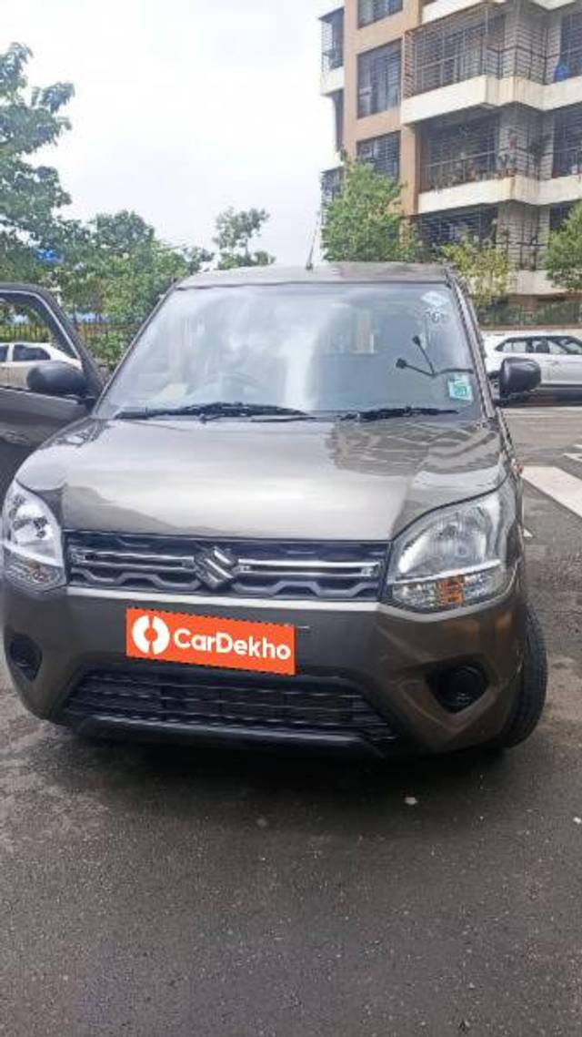 https://images10.gaadi.com/usedcar_image/3586623/original/processed_e8b9ae5f-a249-4617-bddd-710be9d5ba50.jpg?imwidth=6400