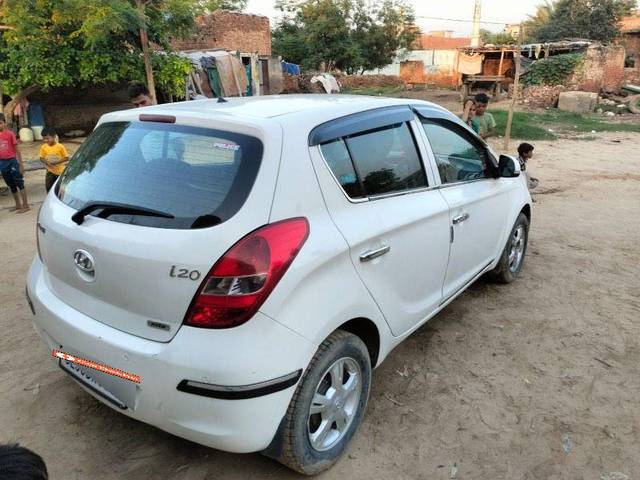 https://images10.gaadi.com/usedcar_image/3586860/original/processed_b92de770-f26c-4f87-b097-ea1c104a1327.jpeg?imwidth=6400
