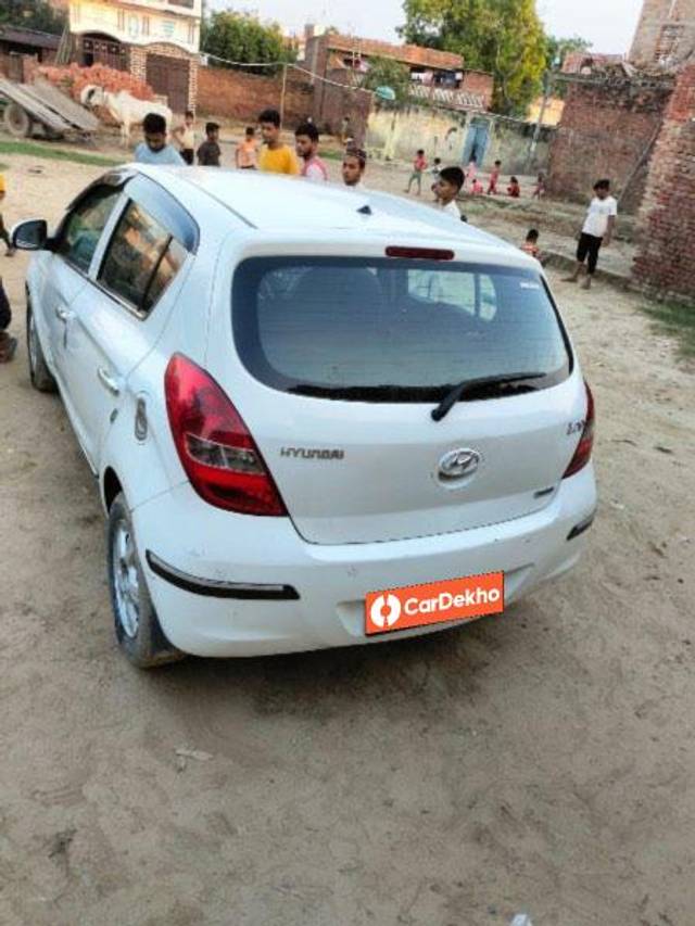 https://images10.gaadi.com/usedcar_image/3586860/original/processed_fbe891d1-ae1b-4c26-8eb5-edb1ae2be156.jpeg?imwidth=6401