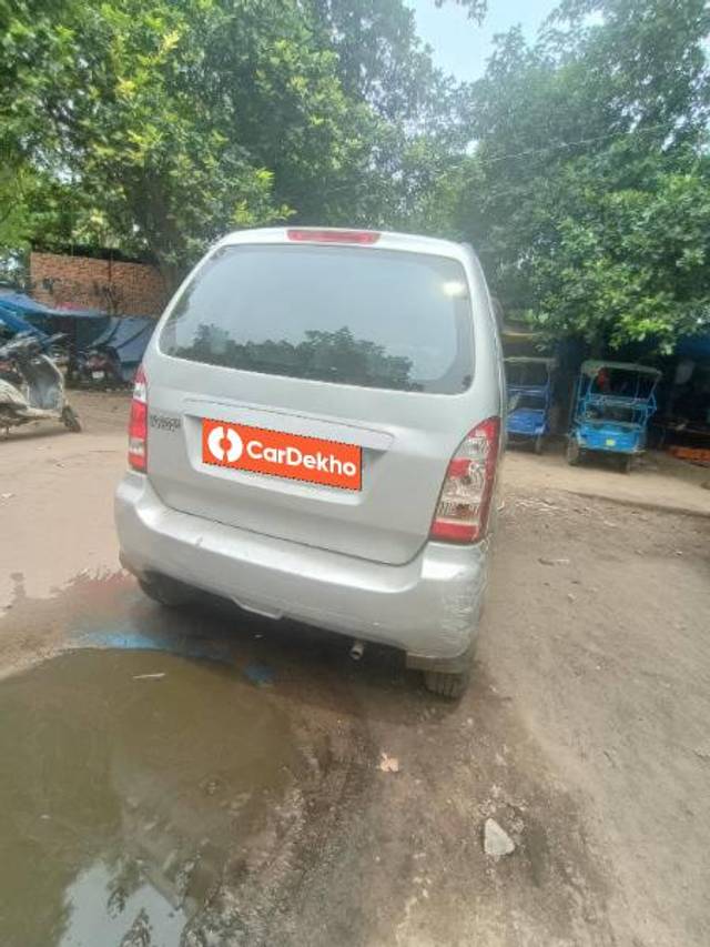 https://images10.gaadi.com/usedcar_image/3587030/original/processed_4417b990-8eca-4883-91e4-831564a727da.jpg?imwidth=6402