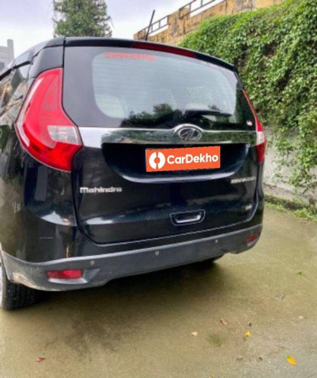 https://images10.gaadi.com/usedcar_image/3587053/original/processed_e9e2cbcb-2270-4efd-a485-ecaae19bacd3.jpeg?imwidth=6401