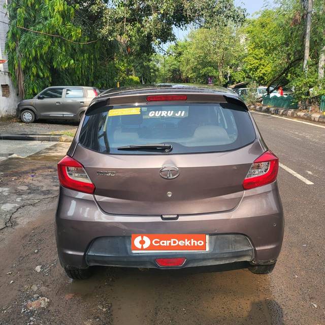 https://images10.gaadi.com/usedcar_image/3587140/original/processed_img2876044__used_car_2876044_1695465690.jpg?imwidth=6402