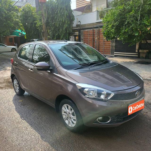 https://images10.gaadi.com/usedcar_image/3587140/original/processed_img2876044__used_car_2876044_1695465692.jpg?imwidth=6400