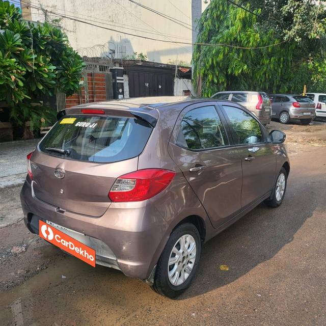 https://images10.gaadi.com/usedcar_image/3587140/original/processed_img2876044__used_car_2876044_1695465693.jpg?imwidth=6401
