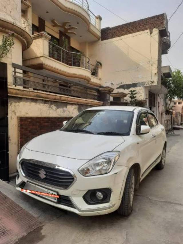 https://images10.gaadi.com/usedcar_image/3587175/original/processed_3681437f-77a6-4720-918e-26e762691e4f.jpg?imwidth=6402