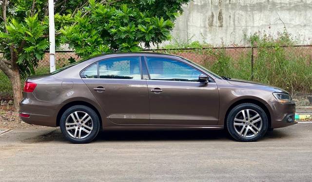 https://images10.gaadi.com/usedcar_image/3587433/original/img2876215__used_car_2876215_1695472636.jpg?imwidth=6401