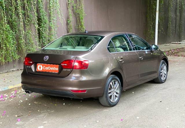https://images10.gaadi.com/usedcar_image/3587433/original/processed_img2876215__used_car_2876215_1695472631.jpg?imwidth=6402