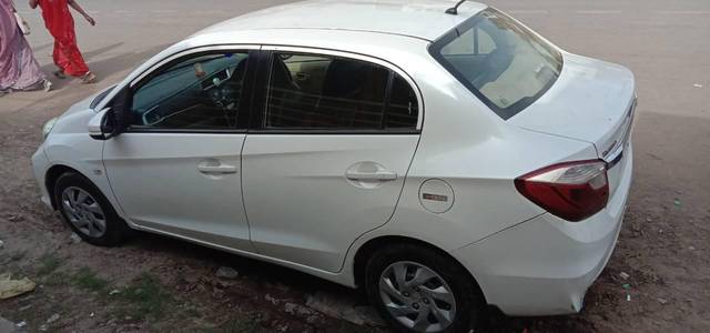 https://images10.gaadi.com/usedcar_image/3587487/original/processed_2b2bf4c9-2d73-4832-97e7-665bfc227c6f.jpg?imwidth=6402