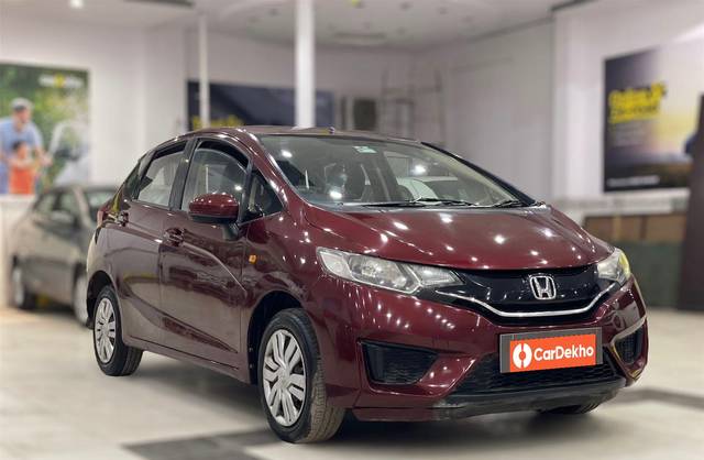 https://images10.gaadi.com/usedcar_image/3587513/original/processed_img2876260__used_car_2876260_1695475250.jpg?imwidth=6400