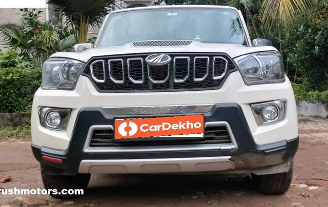 https://images10.gaadi.com/usedcar_image/3587553/original/processed_usedcar_whatsappimage2023_09_23at173402_1__66491695475932_1695475961.jpg?imwidth=6400