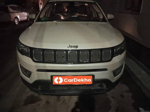 https://images10.gaadi.com/usedcar_image/3587579/original/processed_a45f1411-5530-4f02-aa9b-89b613a338e1.jpg?imwidth=6400