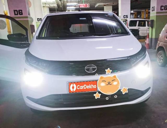 https://images10.gaadi.com/usedcar_image/3587653/original/processed_03284e88-af02-4cd3-9135-c293a0f8fa76.jpg?imwidth=6400