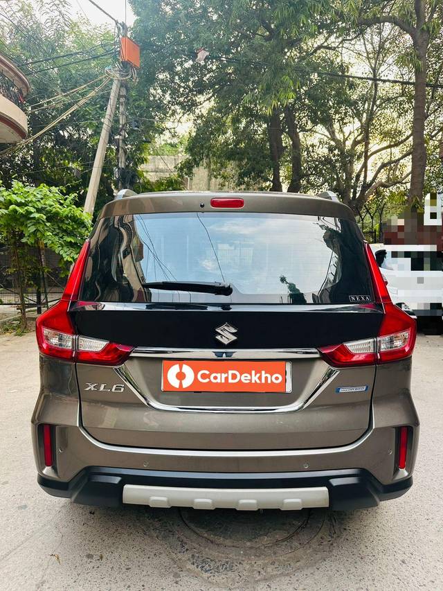 https://images10.gaadi.com/usedcar_image/3587654/original/processed_img2876313__used_car_2876313_1695480145.jpg?imwidth=6402