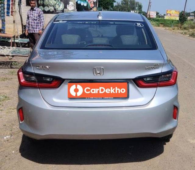 https://images10.gaadi.com/usedcar_image/3587660/original/processed_d90abb31-1e4d-4dbb-8cfe-6888583edd83.jpeg?imwidth=6402
