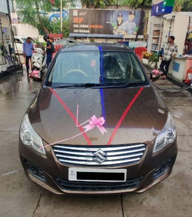 https://images10.gaadi.com/usedcar_image/3587686/original/processed_49f939fe-c405-4be7-b752-615b7b095eae.jpg?imwidth=6401