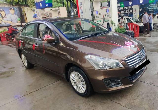https://images10.gaadi.com/usedcar_image/3587686/original/processed_fee1adbe-089c-4f89-807e-c3e81767af0e.jpg?imwidth=6400