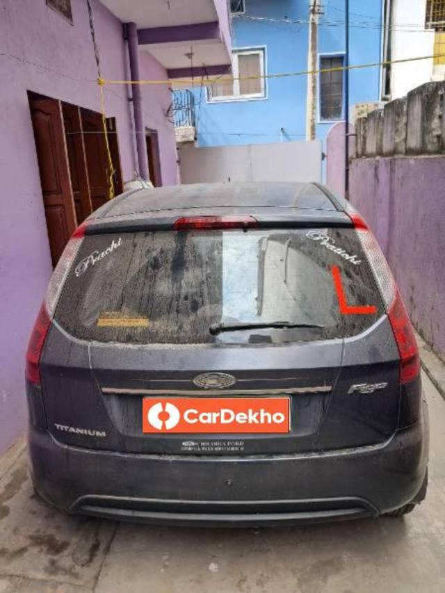 https://images10.gaadi.com/usedcar_image/3587778/original/processed_4002555a-fa6f-4306-8eb4-7b7b05e04db9.jpg?imwidth=6401