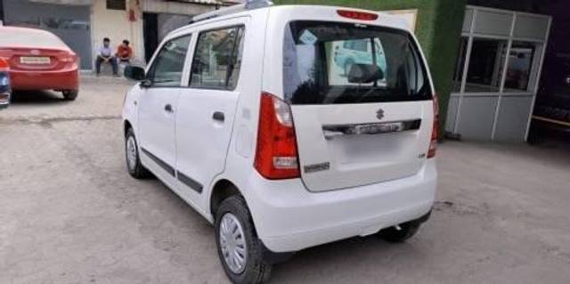 https://images10.gaadi.com/usedcar_image/3587816/original/processed_4ec05244-ba1c-4aff-8448-86ed47f1ab7f.jpg?imwidth=6401