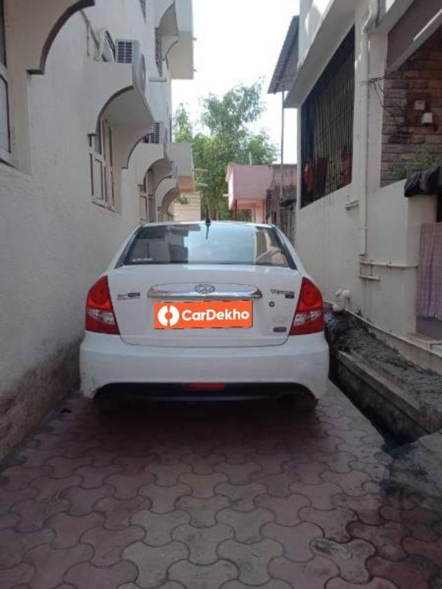 https://images10.gaadi.com/usedcar_image/3587845/original/processed_467de191-f703-4db3-a711-542a8c1871eb.jpg?imwidth=6401