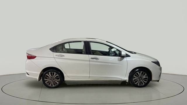 https://images10.gaadi.com/usedcar_image/3588110/original/slot__10179253752-21685036265a412dbcf1fafca237cee4-Exterior-6.jpg?imwidth=6400