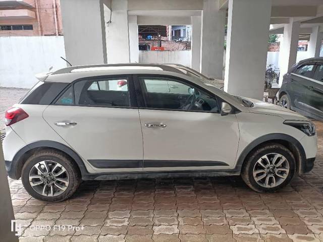 https://images10.gaadi.com/usedcar_image/3588203/original/processed_ad4496ae-80aa-46bd-a1a6-0311a774b539.jpg?imwidth=6401
